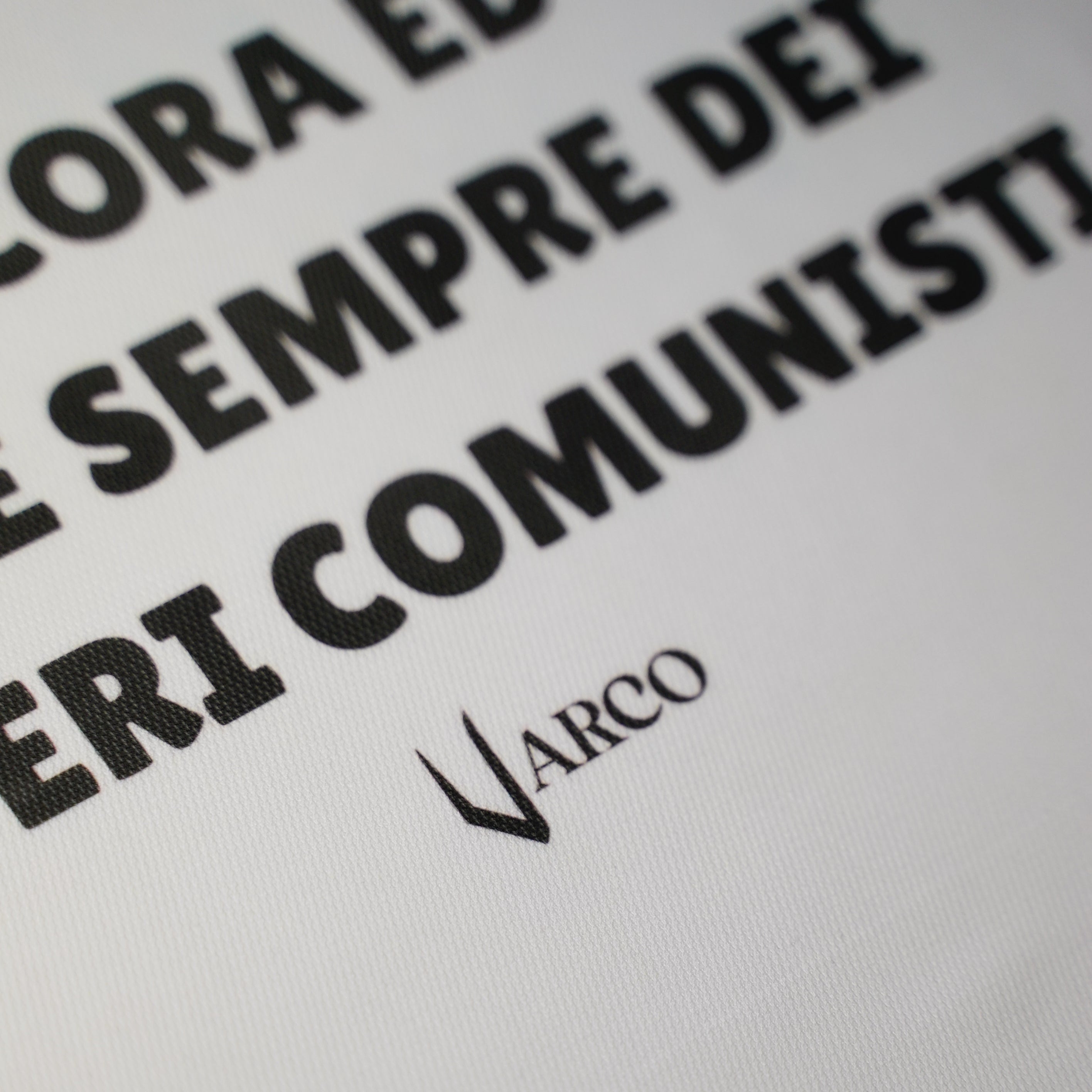 Poveri comunisti Tee