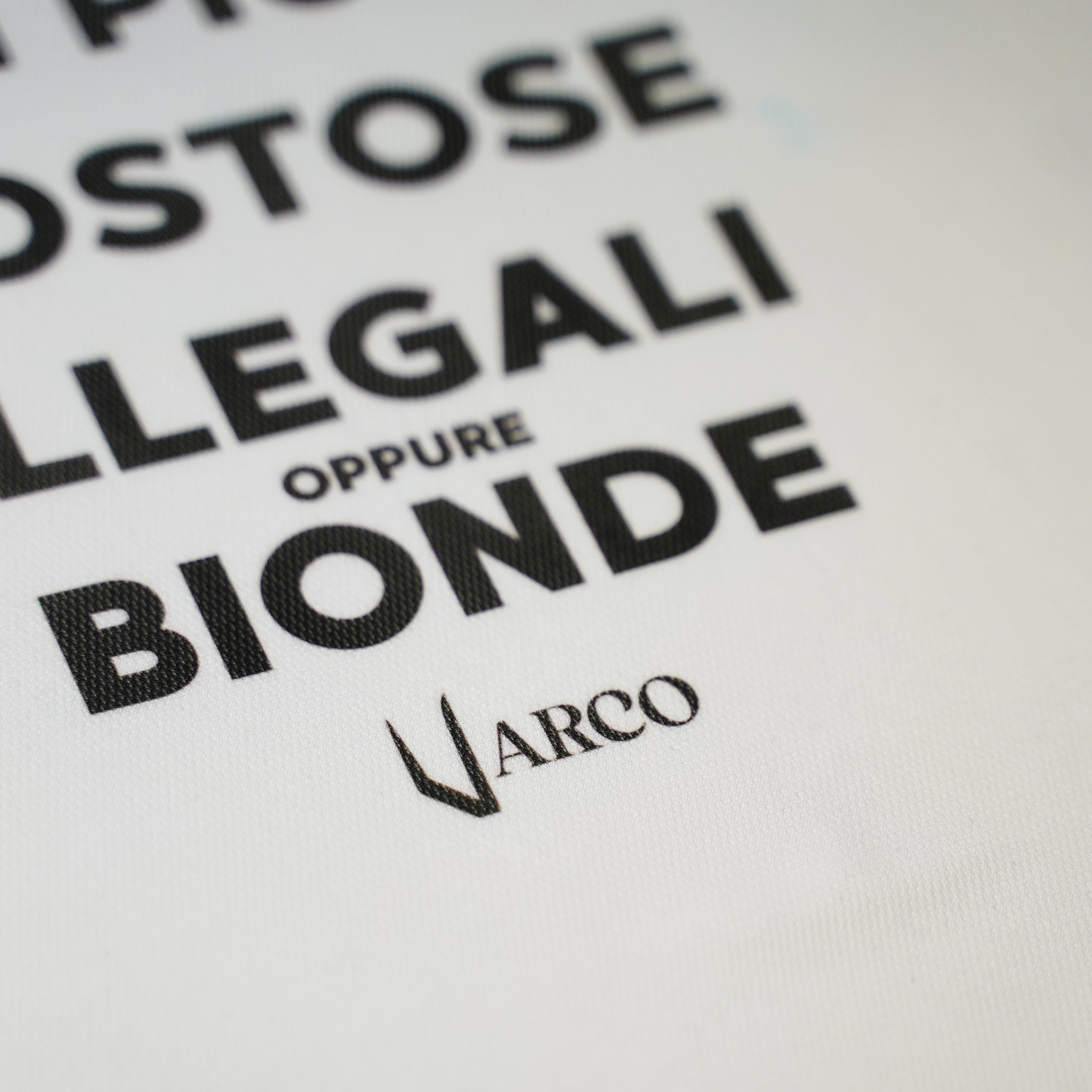 Costose, illegali e bionde Tee