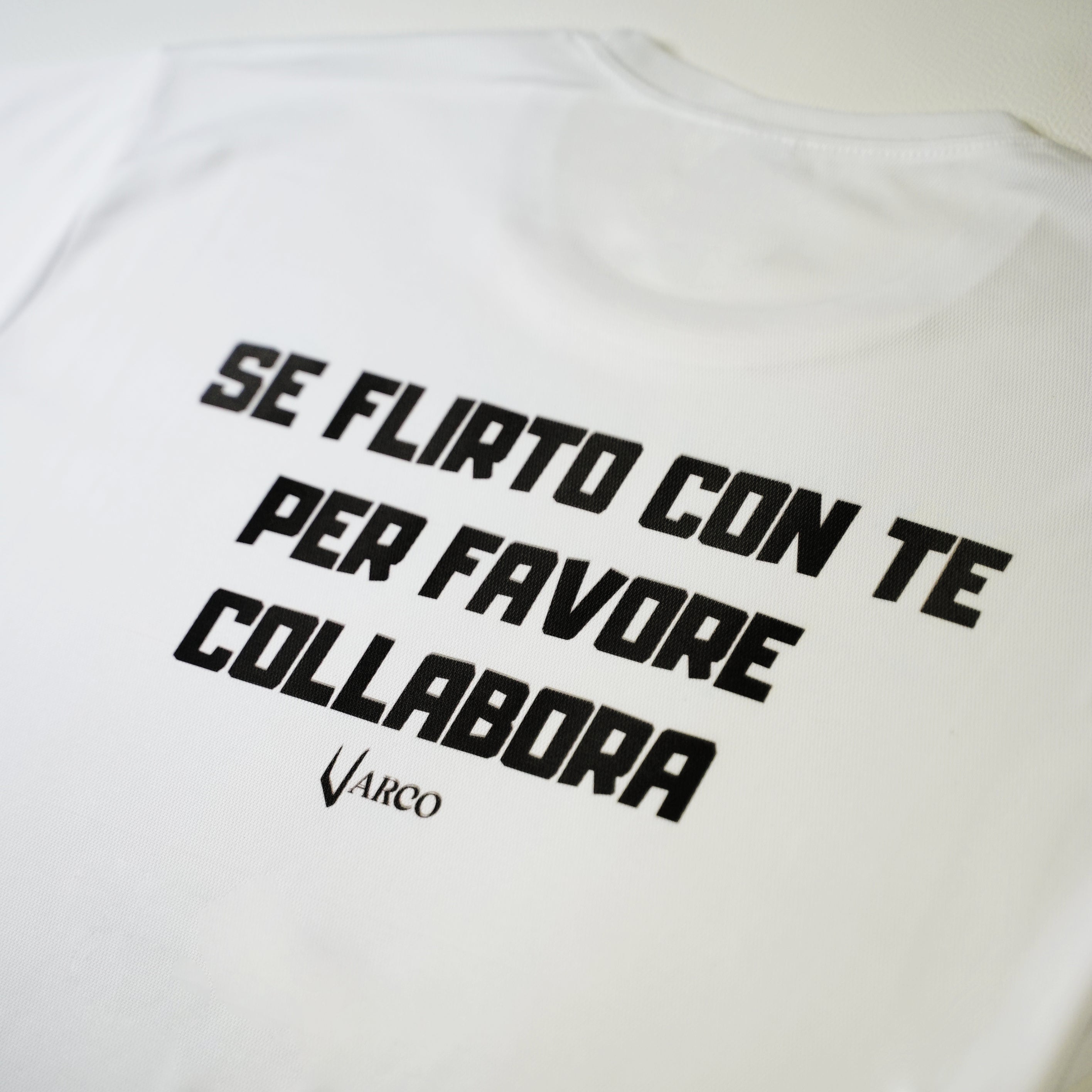 Per favore collabora Tee