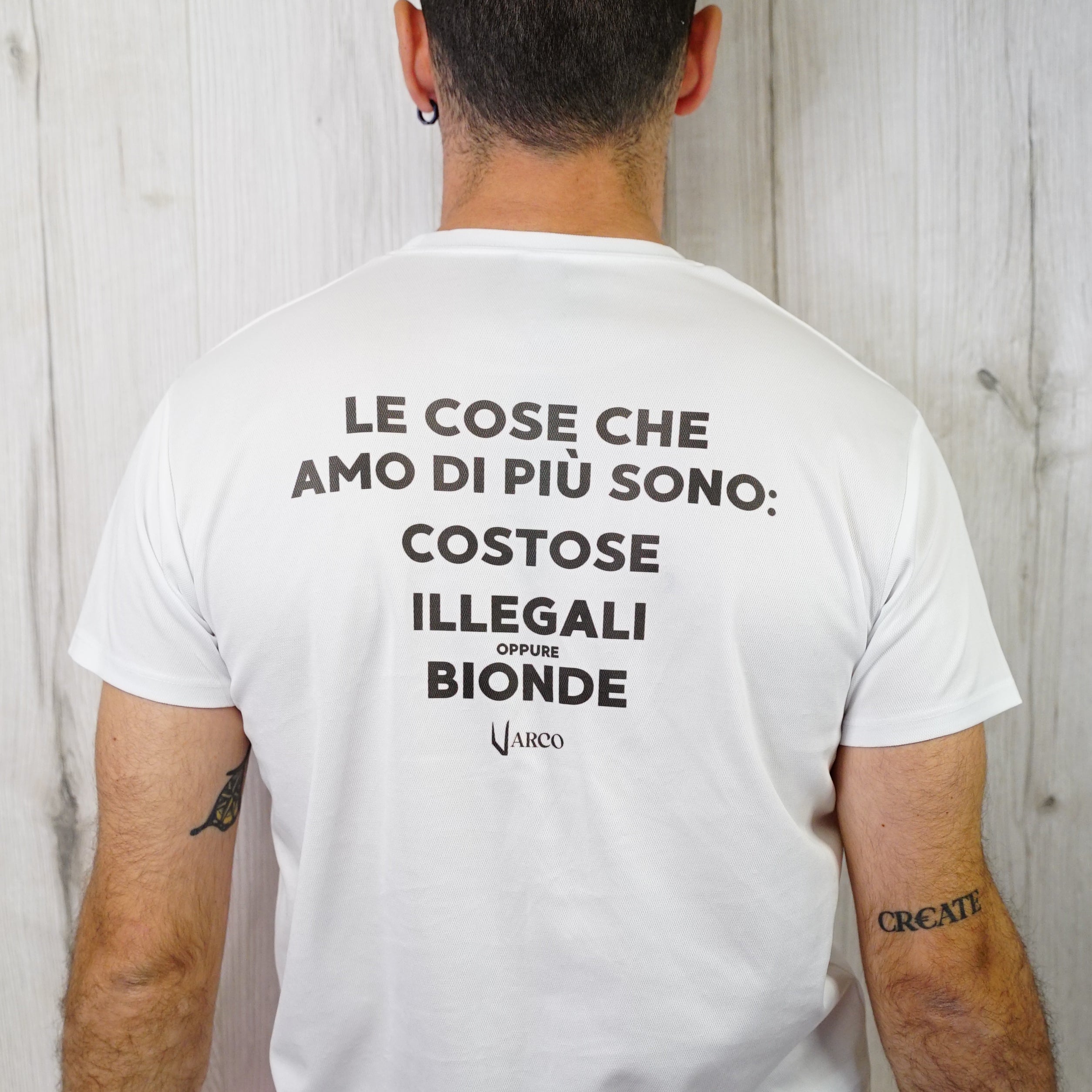 Costose, illegali e bionde Tee